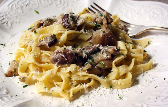 tagliatelle-ai-funghi-porcini-640×407